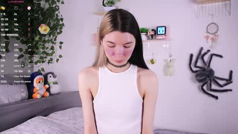 emmie_everly online show from 11/30/25, 12:09