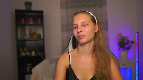 Snapshot of emmie_murray chatting on 06/26/26, 06:56 Emmie online show from 06/26/26, 06:56