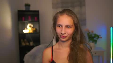 Snapshot of emmie_murray chatting on 07/04/26, 06:58 Emmie online show from 07/04/26, 06:58