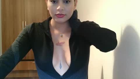 Snapshot of emmie_xxx chatting on 12/02/24, 03:03 emmie online show from 12/02/24, 03:03