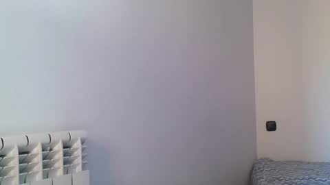 Snapshot of emmie_xxx chatting on 12/10/24, 02:28 emmie online show from 12/10/24, 02:28