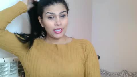 Snapshot of emmie_xxx chatting on 12/13/24, 03:54 emmie online show from 12/13/24, 03:54