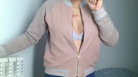 Snapshot of emmie_xxx chatting on 12/16/24, 10:50 emmie online show from 12/16/24, 10:50