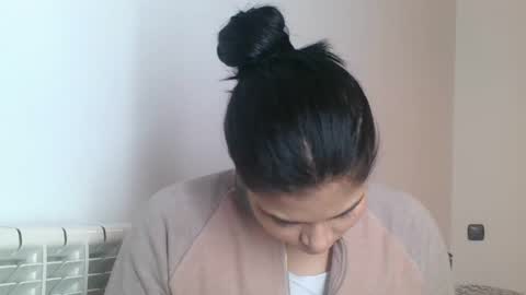 Snapshot of emmie_xxx chatting on 12/17/24, 03:39 emmie online show from 12/17/24, 03:39
