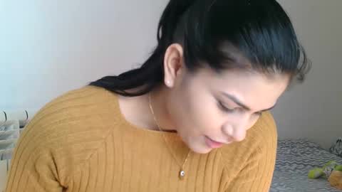 Snapshot of emmie_xxx chatting on 12/19/24, 10:13 emmie online show from 12/19/24, 10:13