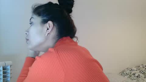 Snapshot of emmie_xxx chatting on 01/08/25, 01:41 emmie online show from 01/08/25, 01:41