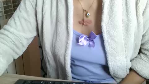 Snapshot of emmie_xxx chatting on 01/31/25, 08:43 emmie online show from 01/31/25, 08:43