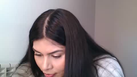 Snapshot of emmie_xxx chatting on 02/11/25, 02:02 emmie online show from 02/11/25, 02:02