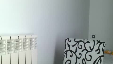 Snapshot of emmie_xxx chatting on 02/12/25, 12:33 emmie online show from 02/12/25, 12:33