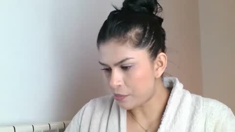 Snapshot of emmie_xxx chatting on 02/26/25, 11:30 emmie online show from 02/26/25, 11:30