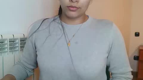 Snapshot of emmie_xxx chatting on 10/07/25, 08:00 emmie online show from 10/07/25, 08:00