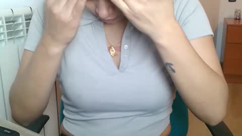 Snapshot of emmie_xxx chatting on 10/16/25, 08:15 emmie online show from 10/16/25, 08:15