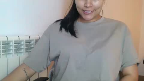 Snapshot of emmie_xxx chatting on 10/22/25, 07:52 emmie online show from 10/22/25, 07:52