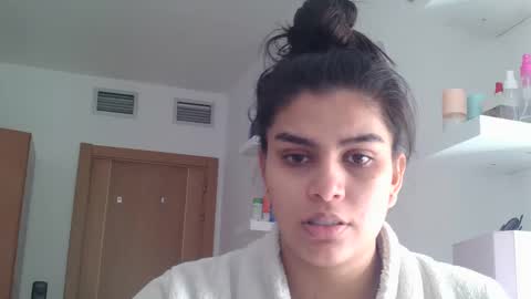 Snapshot of emmie_xxx chatting on 11/02/25, 09:33 emmie online show from 11/02/25, 09:33