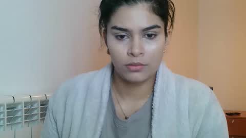 Snapshot of emmie_xxx chatting on 11/28/25, 09:12 emmie online show from 11/28/25, 09:12