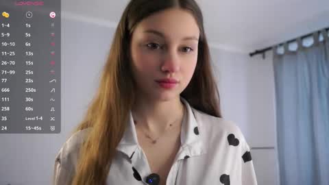 Snapshot of emmiemurray chatting on 03/24/26, 08:52 Aurora online show from 03/24/26, 08:52
