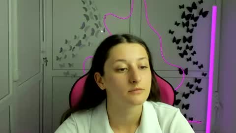 Snapshot of emmierosee chatting on 06/29/26, 06:08 Emmi online show from 06/29/26, 06:08