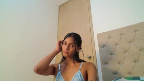 Snapshot of emmily_forever chatting on 12/16/24, 11:50 emmily online show from 12/16/24, 11:50