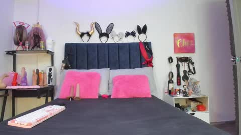          online show from 09/26/25, 01:04