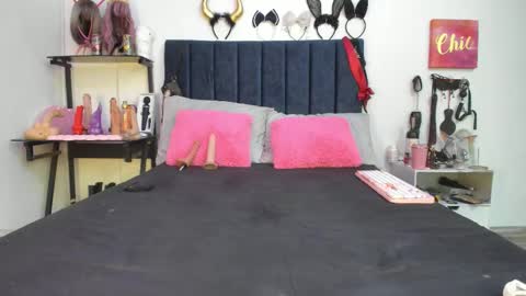          online show from 02/05/26, 01:38