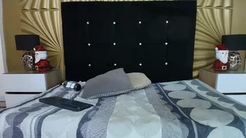 Snapshot of emmily_keller chatting on 11/13/25, 01:43 Emmily keller online show from 11/13/25, 01:43