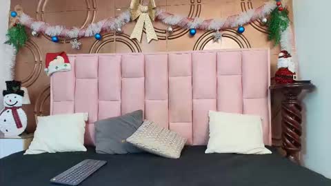 Snapshot of emmily_keller chatting on 12/05/25, 01:31 Emmily keller online show from 12/05/25, 01:31