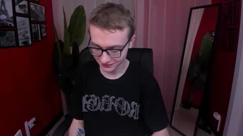 Snapshot of emmit_barker chatting on 03/03/26, 10:10 Emmit online show from 03/03/26, 10:10