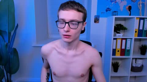 Snapshot of emmit_barker chatting on 03/09/26, 10:08 Emmit online show from 03/09/26, 10:08