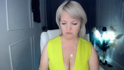 emmmam online show from 10/18/25, 01:23