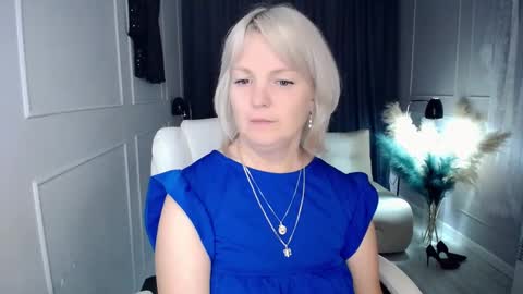 emmmam online show from 11/28/25, 10:18