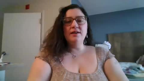 Snapshot of emmthaluscious chatting on 01/06/25, 02:47 emmthaluscious online show from 01/06/25, 02:47