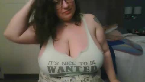 Snapshot of emmthaluscious chatting on 01/14/25, 05:51 emmthaluscious online show from 01/14/25, 05:51