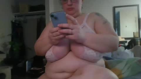 Snapshot of emmthaluscious chatting on 01/22/25, 07:03 emmthaluscious online show from 01/22/25, 07:03