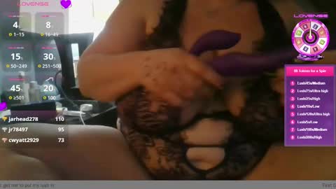 Snapshot of emmthaluscious chatting on 03/05/25, 09:15 emmthaluscious online show from 03/05/25, 09:15