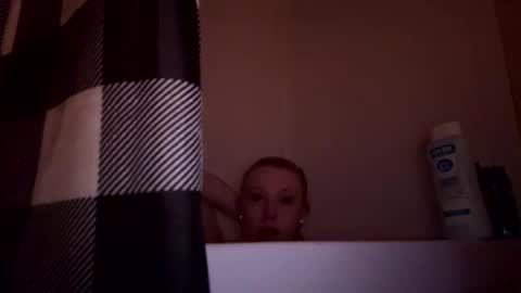 Snapshot of emmwarr1514 chatting on 02/19/25, 01:28 emmwarr1514 online show from 02/19/25, 01:28