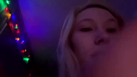 Snapshot of emmwarr1514 chatting on 02/27/25, 11:10 emmwarr1514 online show from 02/27/25, 11:10