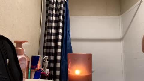 Snapshot of emmwarr1514 chatting on 03/01/25, 02:13 emmwarr1514 online show from 03/01/25, 02:13