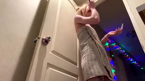 Snapshot of emmwarr1514 chatting on 03/03/25, 01:31 emmwarr1514 online show from 03/03/25, 01:31