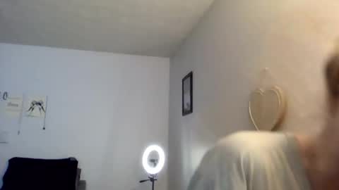 Snapshot of emmwarr1514 chatting on 01/17/26, 12:43 emmwarr1514 online show from 01/17/26, 12:43