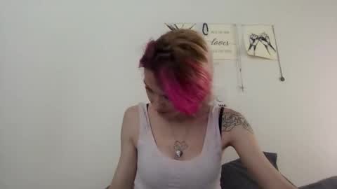 Snapshot of emmwarr1514 chatting on 02/09/26, 03:49 emmwarr1514 online show from 02/09/26, 03:49