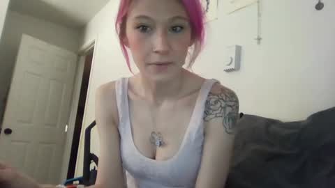 Snapshot of emmwarr1514 chatting on 02/13/26, 03:30 emmwarr1514 online show from 02/13/26, 03:30