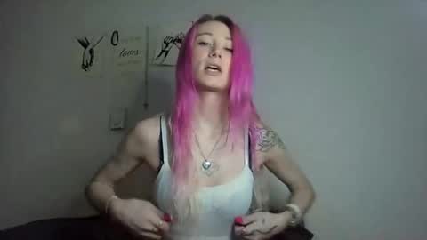 Snapshot of emmwarr1514 chatting on 02/18/26, 03:41 emmwarr1514 online show from 02/18/26, 03:41