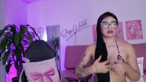 Snapshot of emmy_and_luna chatting on 04/15/26, 12:23 Emmy and Luna online show from 04/15/26, 12:23
