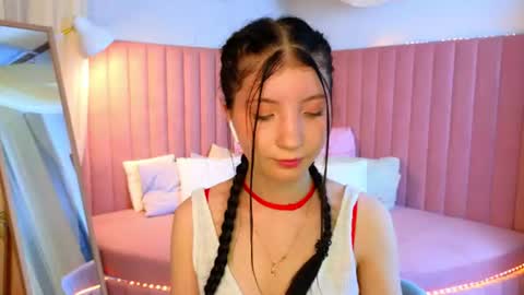 Snapshot of emmy_dreamy_ chatting on 07/30/26, 01:26 emmy_dreamy_ online show from 07/30/26, 01:26