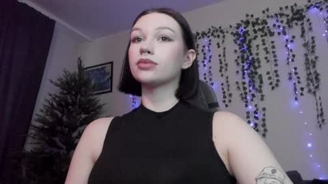 Snapshot of emmy_m00n chatting on 12/05/24, 06:32 Emily Johny online show from 12/05/24, 06:32