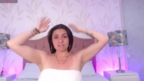 Snapshot of emmy_palacios chatting on 11/10/25, 12:15 Emmy online show from 11/10/25, 12:15