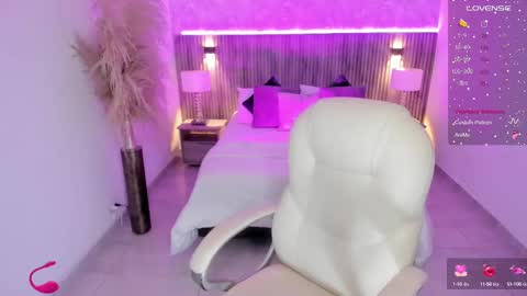 Emmy Walker online show from 09/10/25, 11:10