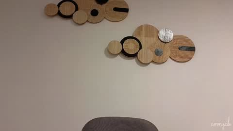 Em online show from 01/16/25, 10:34