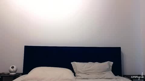 Em online show from 05/18/26, 04:46