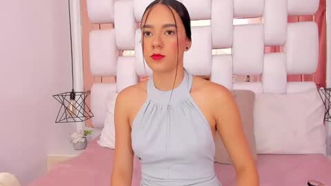 Snapshot of emmycruzz chatting on 10/23/25, 07:12 emmy online show from 10/23/25, 07:12